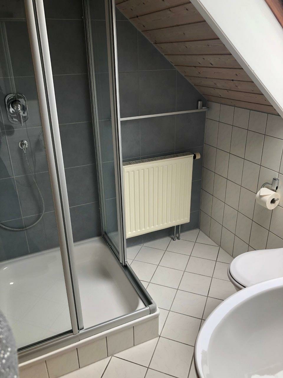 Wohlfühlhotel_Sonnengarten_Affenberg_Badezimmer