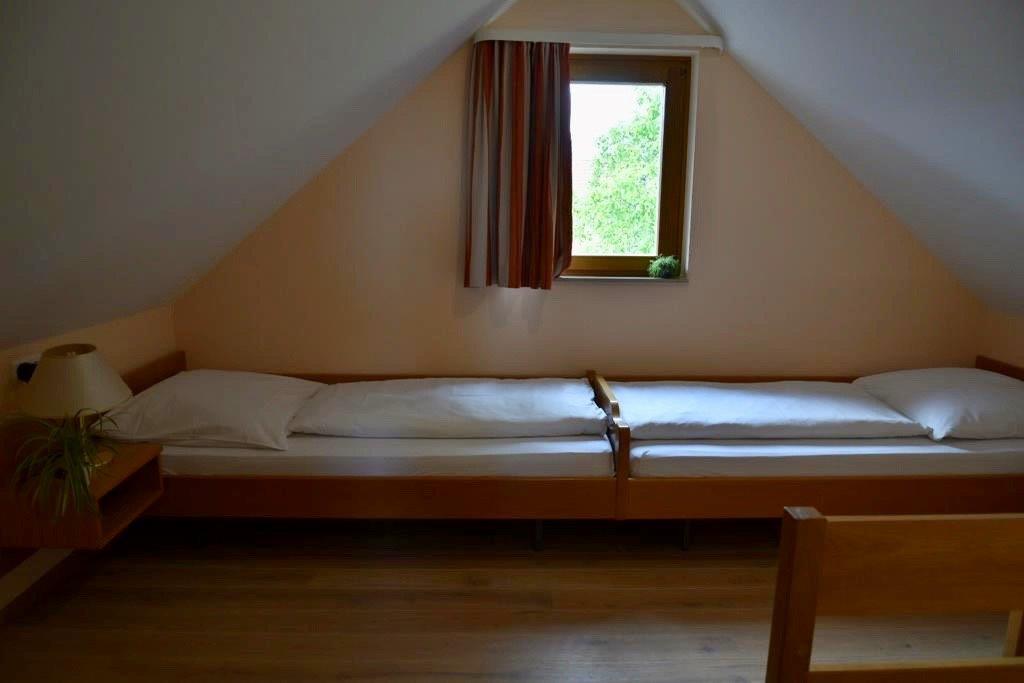 Wohlfühlhotel_Sonnengarten_Affenberg_Schlafbereich Einzelbetten